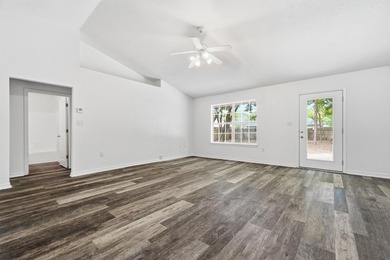 Welcome home to this beautifully maintained brick residence - photo 8