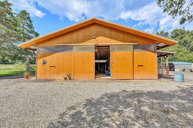 Welcome to Cedar Hall Farm! This 1918 beauty has been restored - photo 49