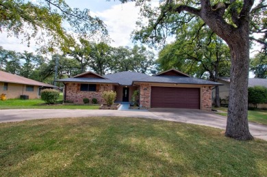 Lake Home For Sale in Lake Kiowa, Texas