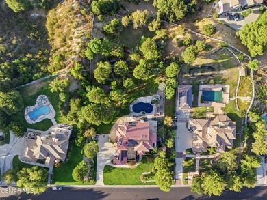 This beautifully maintained 4-bedroom, 4-bathroom residence - photo 4
