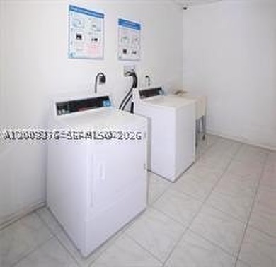 BEAUTIFUL 2 BED/ 1 BATH IN THIS STUNNIG CONDO - APARTMENT HAS AN - photo 6