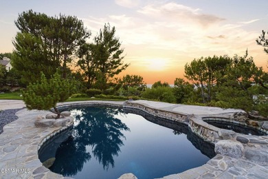 This beautifully maintained 4-bedroom, 4-bathroom residence - photo 8