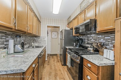 Welcome to 2 Elmwood Park Drive #516, a well-maintained and - photo 8