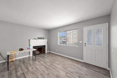 Great starter home. Single story, large backyard. Fresh interior - photo 4