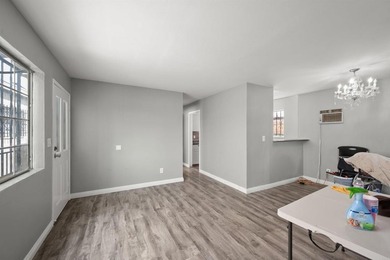 Great starter home. Single story, large backyard. Fresh interior - photo 8