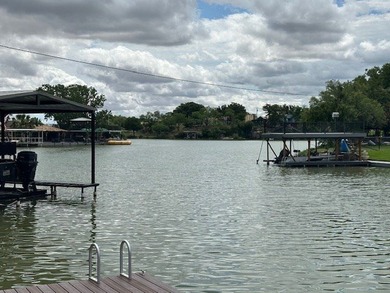 Looking for a relaxing retreat on the lake? Here is your - photo 13