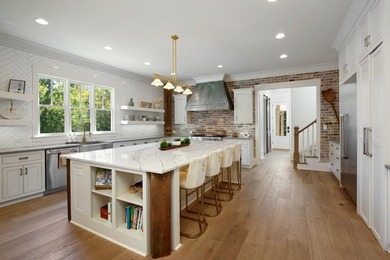 A Rare Estate Offering Luxury Living, Privacy & Timeless - photo 16