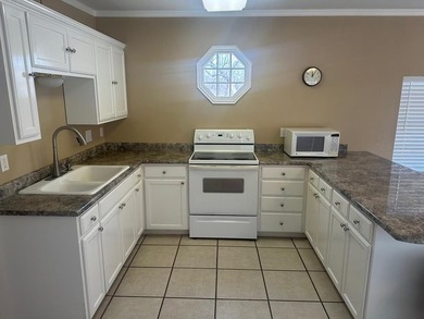 Looking for a relaxing retreat on the lake? Here is your - photo 21
