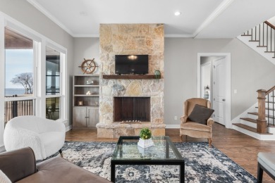 Amazing 4 bed 4 bath lake home on open water! Incredible views! - photo 17