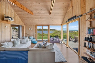 An iconic retreat in Chilmark, this totally renovated beach - photo 10