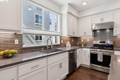 Modern Living in Marina Bay in this stylish and spacious - photo 15