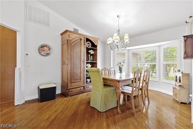 Luxurious, bright, spacious, inviting, charming, elegant and - photo 15