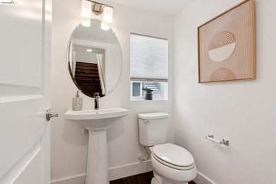 Modern Living in Marina Bay in this stylish and spacious - photo 17