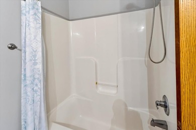 Motivated Seller. 1 Bedroom + Den. Enjoy easy, low-maintenance - photo 17