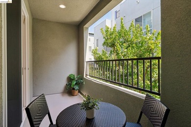 Modern Living in Marina Bay in this stylish and spacious - photo 18