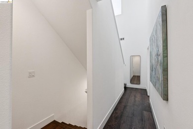 Modern Living in Marina Bay in this stylish and spacious - photo 21