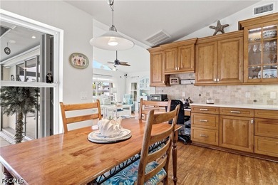 Luxurious, bright, spacious, inviting, charming, elegant and - photo 23
