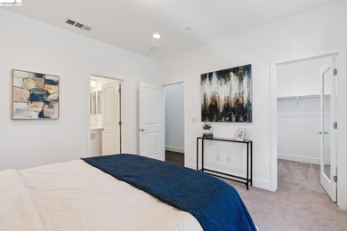 Modern Living in Marina Bay in this stylish and spacious - photo 24