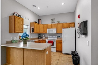 Motivated Seller. 1 Bedroom + Den. Enjoy easy, low-maintenance - photo 28