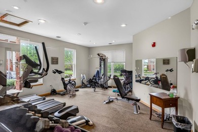 Motivated Seller. 1 Bedroom + Den. Enjoy easy, low-maintenance - photo 29