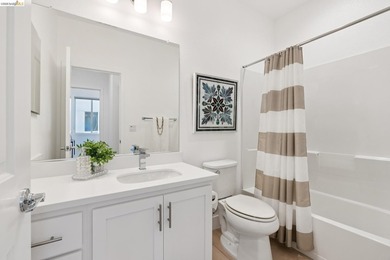 Modern Living in Marina Bay in this stylish and spacious - photo 31