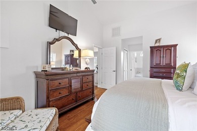 Luxurious, bright, spacious, inviting, charming, elegant and - photo 31