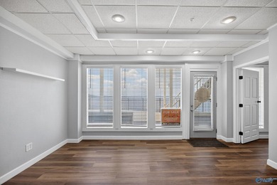 Enjoy lakeside living in this beautifully updated 1BR/1BA condo - photo 5