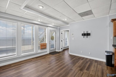 Enjoy lakeside living in this beautifully updated 1BR/1BA condo - photo 6