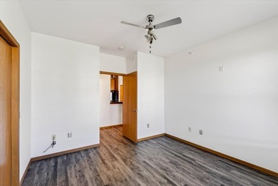 Motivated Seller. 1 Bedroom + Den. Enjoy easy, low-maintenance - photo 39