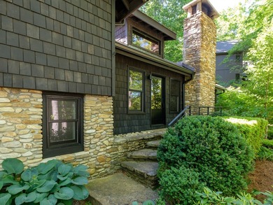 212 Southeast Shore Drive offers a level of craftsmanship and - photo 4