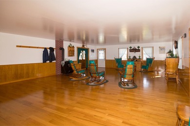 Welcome to a rare and remarkable property that combines country - photo 5