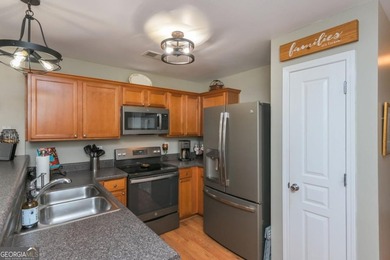 Welcome Home! Come see this well maintained End Unit Townhome in - photo 9