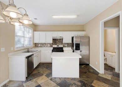 Discover your dream home in Woodstock, Georgia! This stunning - photo 7