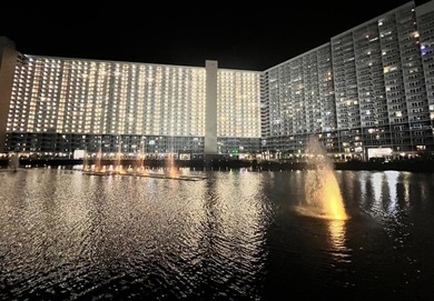 Welcome to Penthouse #2132 on the top floor of Laketown Wharf - photo 2