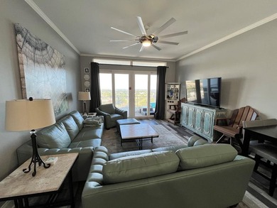Welcome to Penthouse #2132 on the top floor of Laketown Wharf - photo 8