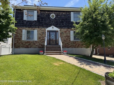 First time being offered for sale! Beautiful Center Hall - photo 2