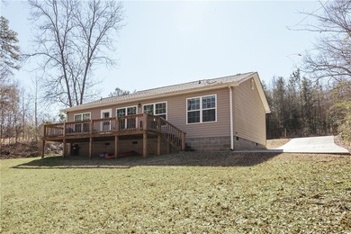 Welcome to your own slice of paradise on Lake Hartwell! This - photo 33