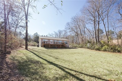 Welcome to your own slice of paradise on Lake Hartwell! This - photo 34