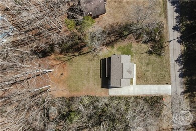 Welcome to your own slice of paradise on Lake Hartwell! This - photo 48