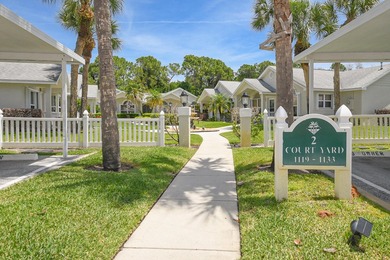 Move-in ready 2/2 Jasmine Villa in a charming courtyard setting - photo 2