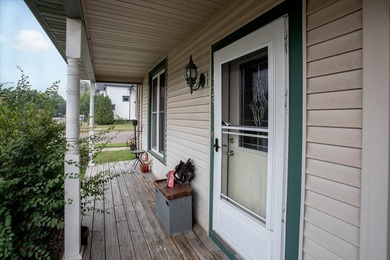 Excellent investment opportunity or ideal owner-occupant duplex! - photo 4