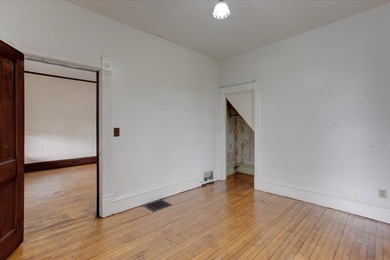 Excellent investment opportunity or ideal owner-occupant duplex! - photo 6