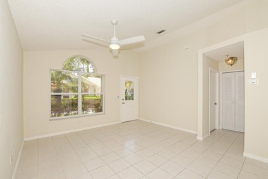 Move-in ready 2/2 Jasmine Villa in a charming courtyard setting - photo 10