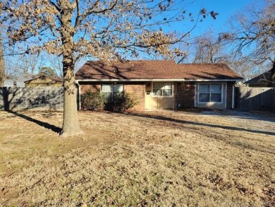 Lake Home For Sale in Eufaula, Oklahoma