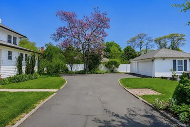 1928 Colonial in Riverhead - Tesla Solar Roof, 3-Car Heated - photo 10