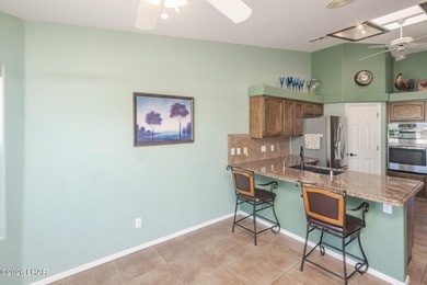 Beautifully maintained single-owner home offering 3 bedrooms, 2 - photo 16