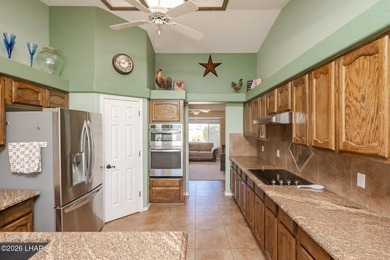 Beautifully maintained single-owner home offering 3 bedrooms, 2 - photo 17