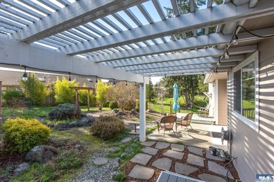 Quality-built custom home by Joe Fazio. Golf course views from - photo 17