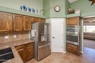 Beautifully maintained single-owner home offering 3 bedrooms, 2 - photo 18