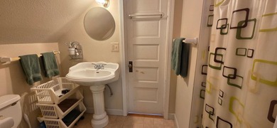 This light-filled 6-bed, 4-bath vintage home on Riverside Drive - photo 18